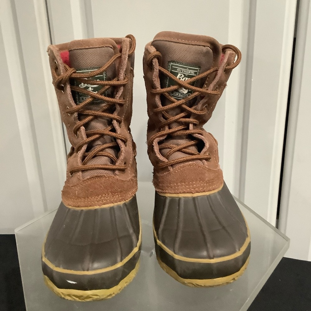 G.H. Bass & Co. Brown and Black Winter Boots - Picture 4 of 15